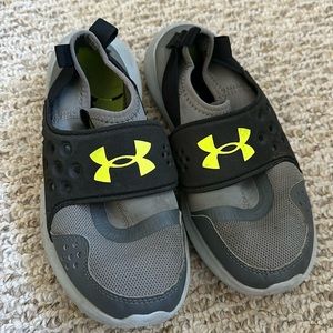 Under Armour shoes size kids 4